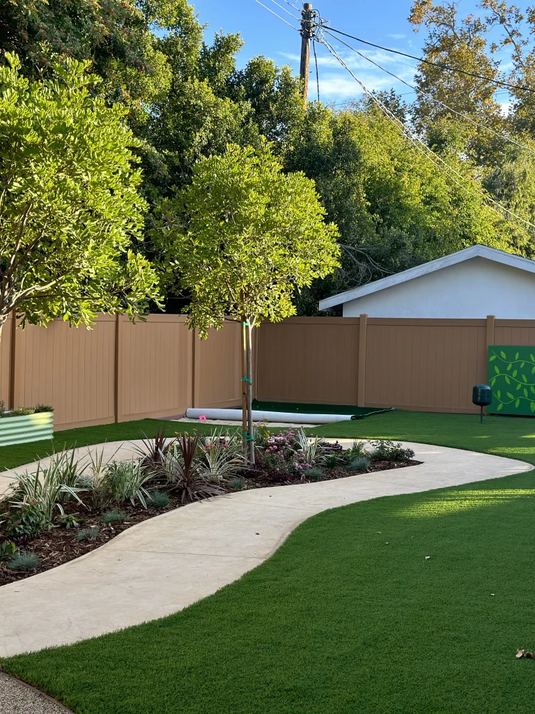 How Much Should I Expect to Pay for a Vinyl Fence?