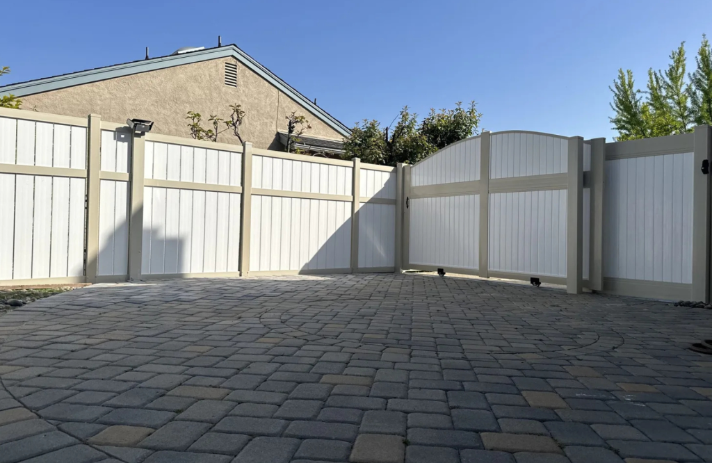 What’s Better: Vinyl or Composite Fencing?